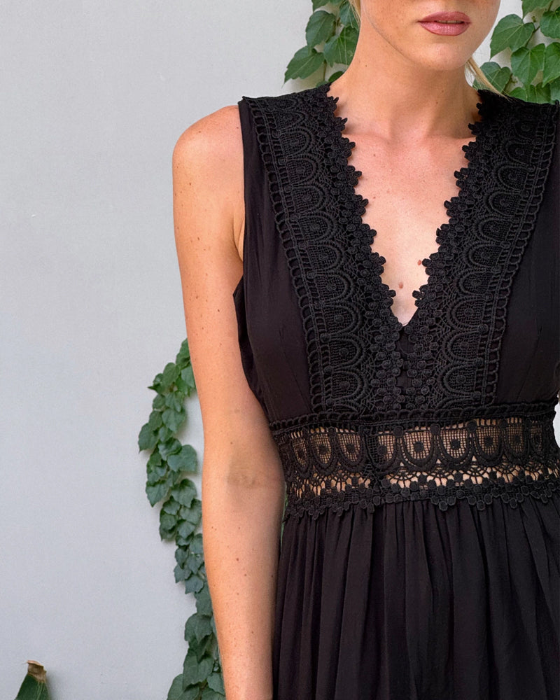 Aurélie - Vestido elegante de encaje con escote en V